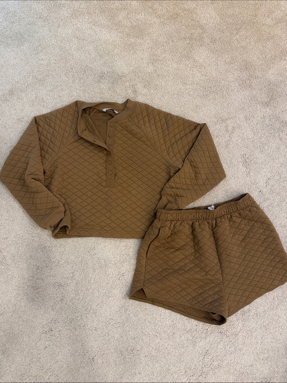 DSG Quilted Brown Women's Set - Pullover Top & Elastic-Waist Shorts